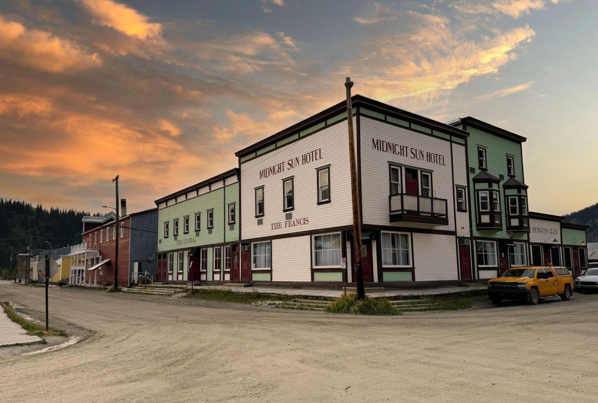 Midnight Sun, A Coast Hotel Dawson City Dış mekan fotoğraf