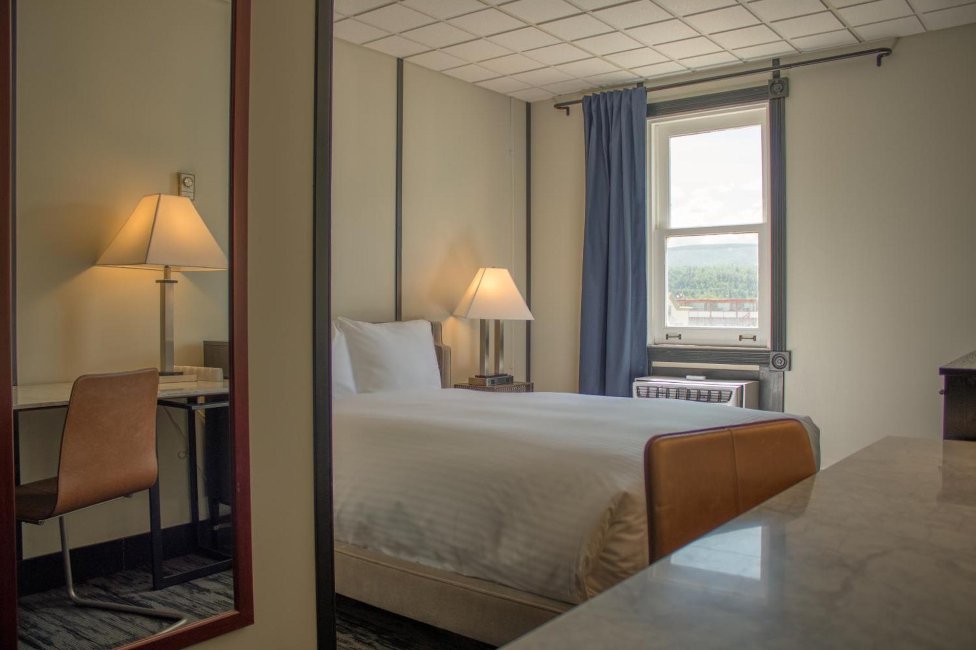 Midnight Sun, A Coast Hotel Dawson City Dış mekan fotoğraf